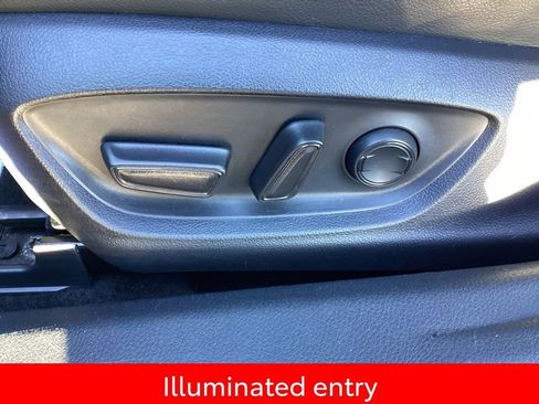 Used 2024 Toyota Camry SE image 14