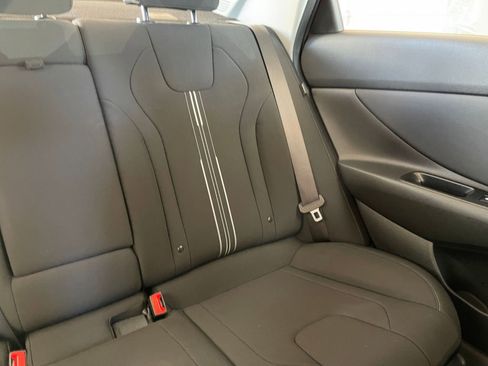 Used 2025 Hyundai Elantra SEL image 34