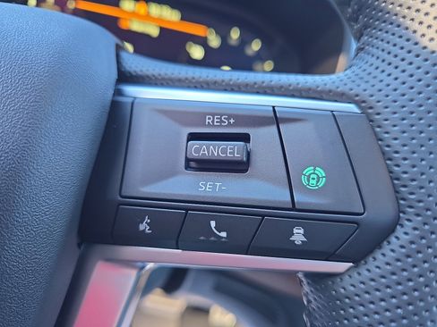 New 2025 Mitsubishi Outlander SEL image 18