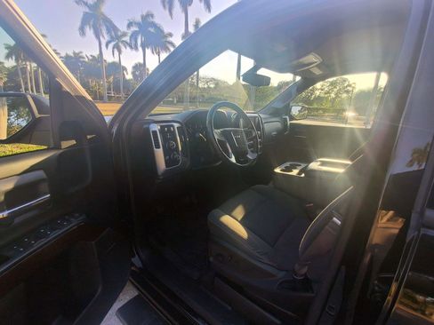 Used 2017 GMC Sierra 1500 SLE w/ SLE Value Package AWD/4WD image 18