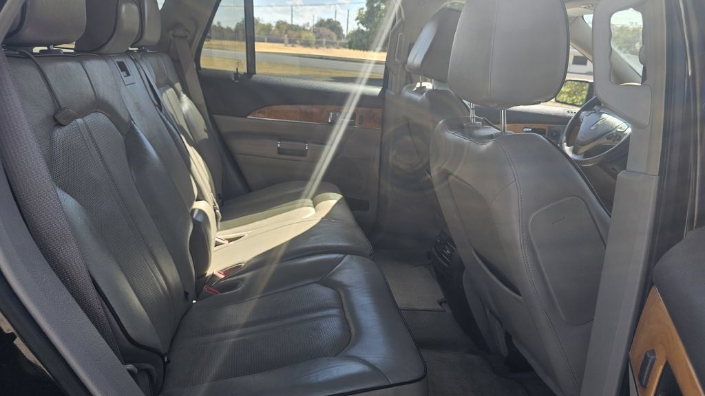 Used 2013 Lincoln MKX FWD image 12