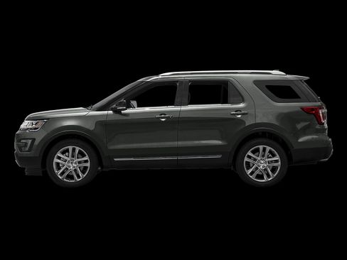 Used 2016 Ford Explorer XLT w/ Equipment Group 202A AWD/4WD image 50