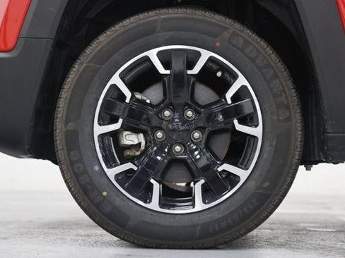 Used 2023 Jeep Renegade Trailhawk w/ Trailhawk Elite Group AWD/4WD image 9