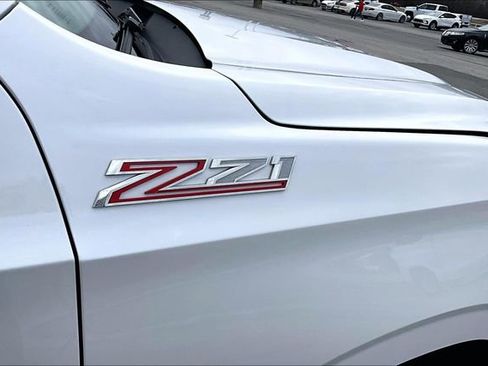 Used 2025 Chevrolet Suburban Z71 AWD/4WD image 24