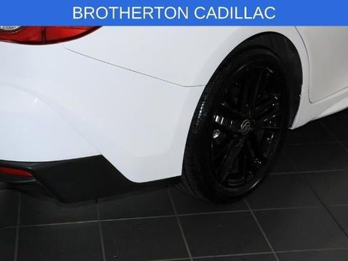 Used 2025 Toyota Camry SE image 13