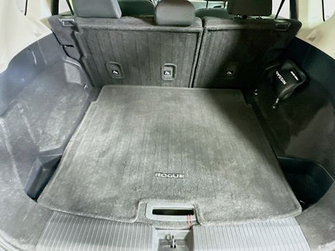 Used 2023 Nissan Rogue S FWD image 27
