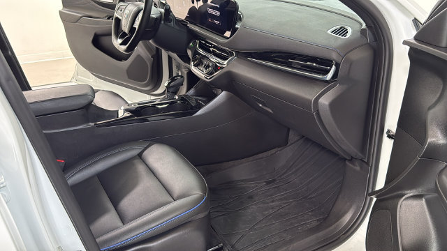 Used 2024 Buick Envista Sport Touring w/ Convenience I Package FWD image 22