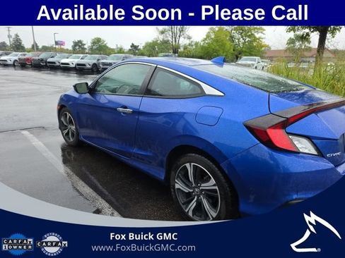 Used 2017 Honda Civic Touring image 5