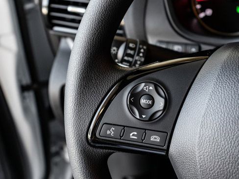 New 2025 Mitsubishi Eclipse Cross LE image 8