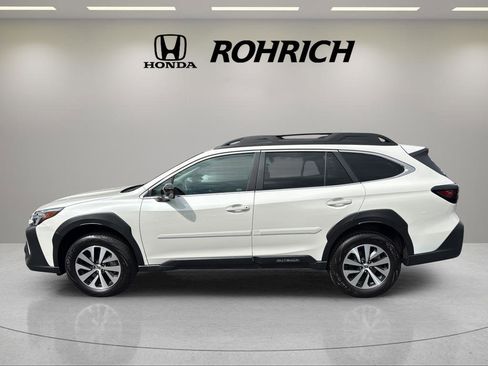 Used 2025 Subaru Outback Premium AWD/4WD image 9