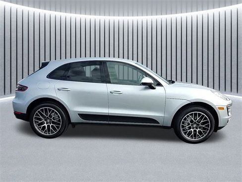 Used 2018 Porsche Macan S image 2