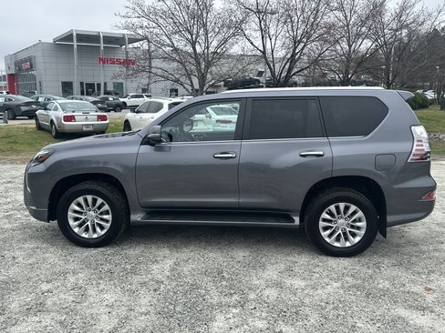 Used 2021 Lexus GX 460 Premium w/ Premium Package image 8