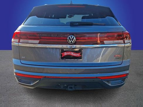 Used 2024 Volkswagen Atlas Cross Sport SE image 5