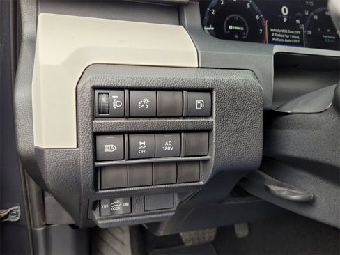 Used 2024 Toyota Tacoma TRD Off-Road image 28