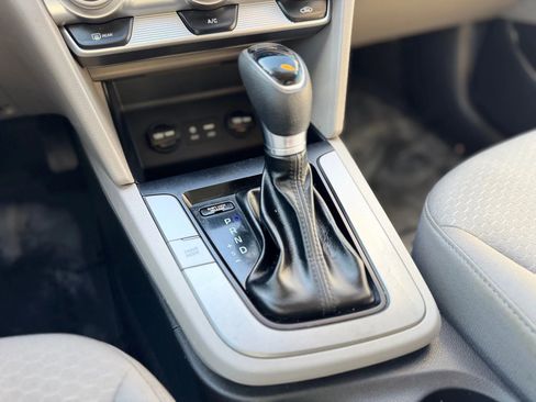 Used 2019 Hyundai Elantra SE image 22