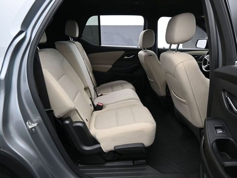 Used 2023 Chevrolet Traverse LS FWD image 34