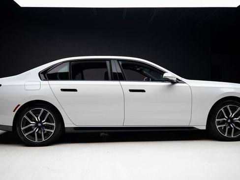 Used 2026 BMW 740i RWD image 33