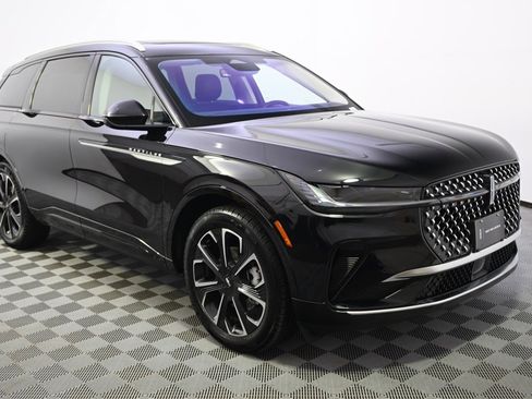 New 2026 Lincoln Nautilus Reserve image 8