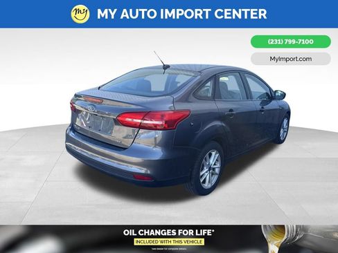 Used 2017 Ford Focus SE FWD image 5