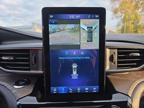 Used 2022 Ford Explorer Platinum w/ Equipment Group 601A image 25