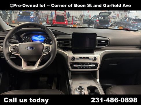 Used 2022 Ford Explorer XLT w/ Equipment Group 202A AWD/4WD image 18