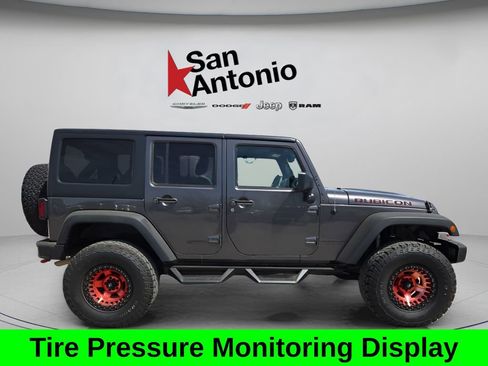 Used 2016 Jeep Wrangler Unlimited Rubicon image 9