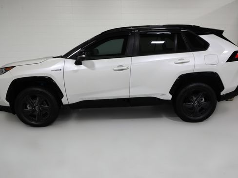 Used 2020 Toyota RAV4 XSE image 12
