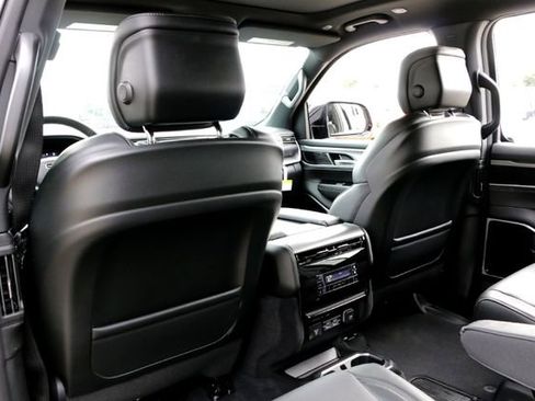 New 2026 Jeep Grand Wagoneer L Limited image 17