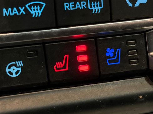 Used 2022 Ford Expedition XLT AWD/4WD image 34
