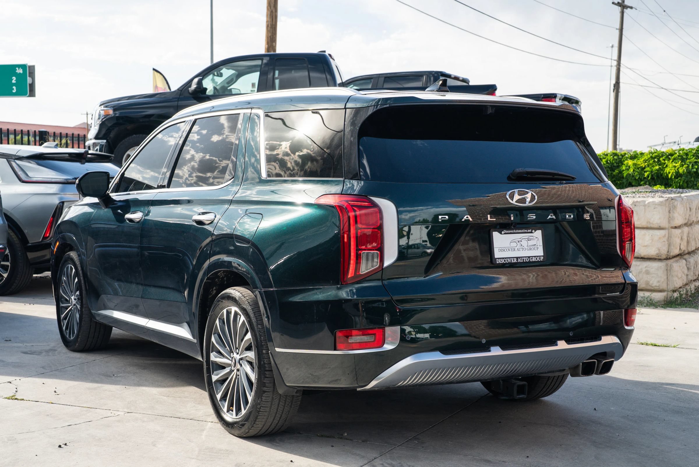 Used 2023 Hyundai Palisade Calligraphy w/ Cargo Package AWD/4WD image 5