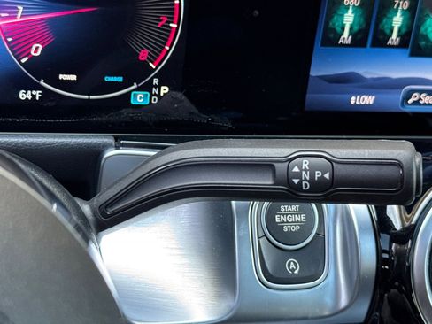 New 2025 Mercedes-Benz GLB 250 4MATIC image 15