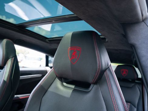 Used 2019 Lamborghini Urus AWD/4WD image 33
