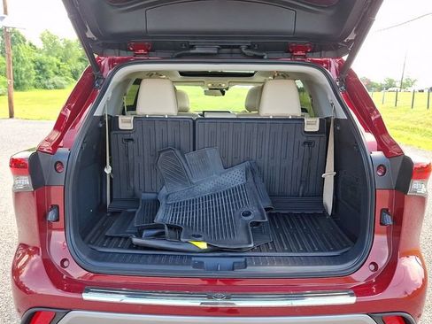 Used 2023 Toyota Highlander Platinum AWD/4WD image 31