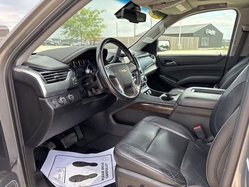 Used 2018 Chevrolet Suburban LT AWD/4WD image 2