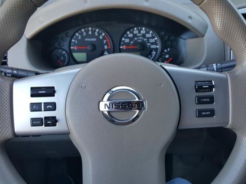 Used 2015 Nissan Frontier SV image 18