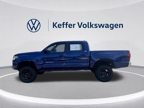 Used 2022 Toyota Tacoma SR5 RWD image 2