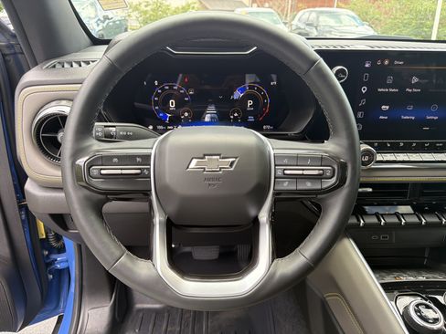 Used 2025 Chevrolet Colorado ZR2 w/ Technology Package AWD/4WD image 23