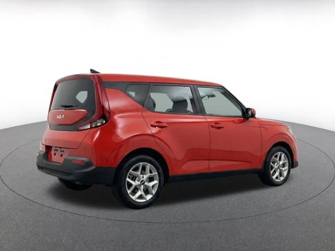 Used 2025 Kia Soul LX w/ LX Technology Package FWD image 9