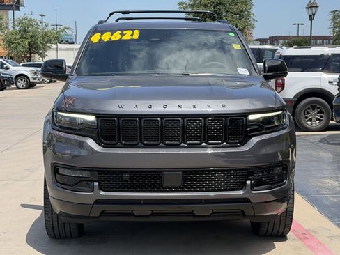 Used 2023 Jeep Wagoneer Series II RWD image 8