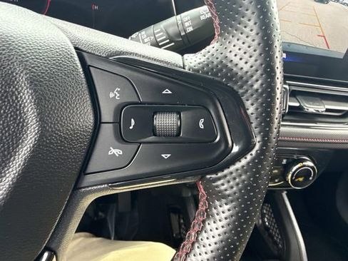 Used 2024 Chevrolet TrailBlazer RS image 31