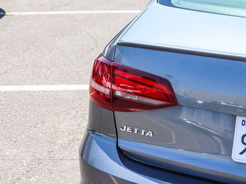 Used 2016 Volkswagen Jetta Sport w/ Lighting Package FWD image 8
