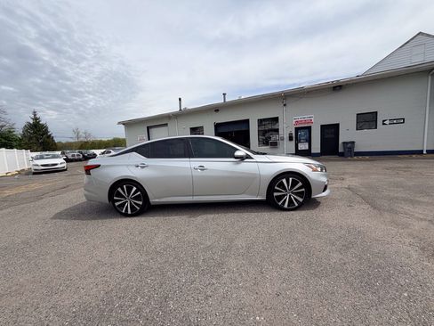 Used 2020 Nissan Altima 2.5 SL FWD image 41