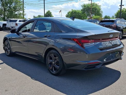 Used 2021 Hyundai Elantra SEL w/ Convenience Package FWD image 7