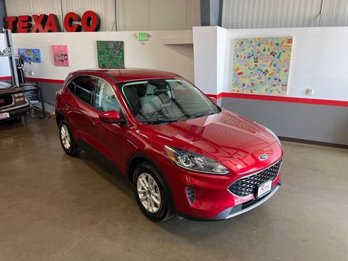 Used 2020 Ford Escape SE image 48