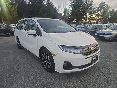 Used 2025 Honda Odyssey EX-L image 1
