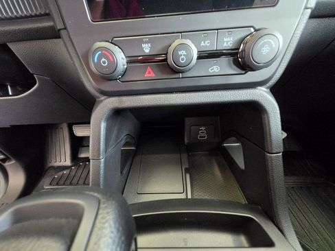 New 2025 Ford Ranger XL RWD image 17