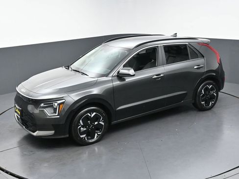 Used 2024 Kia Niro Wind w/ Wind Preserve Package FWD image 40