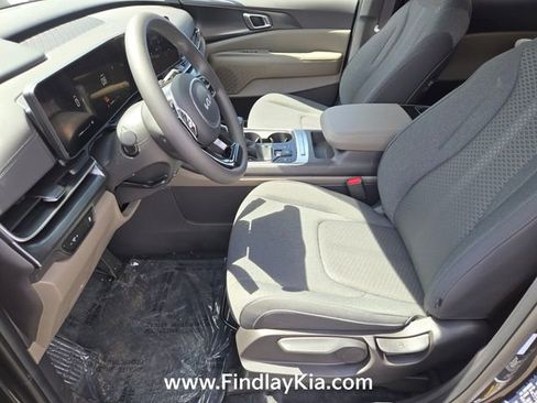 New 2026 Kia Carnival LX image 10