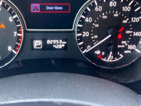 Used 2014 Nissan Pathfinder SL w/ SL Premium Package FWD image 20