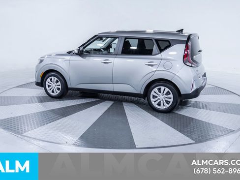 Used 2025 Kia Soul LX FWD image 5